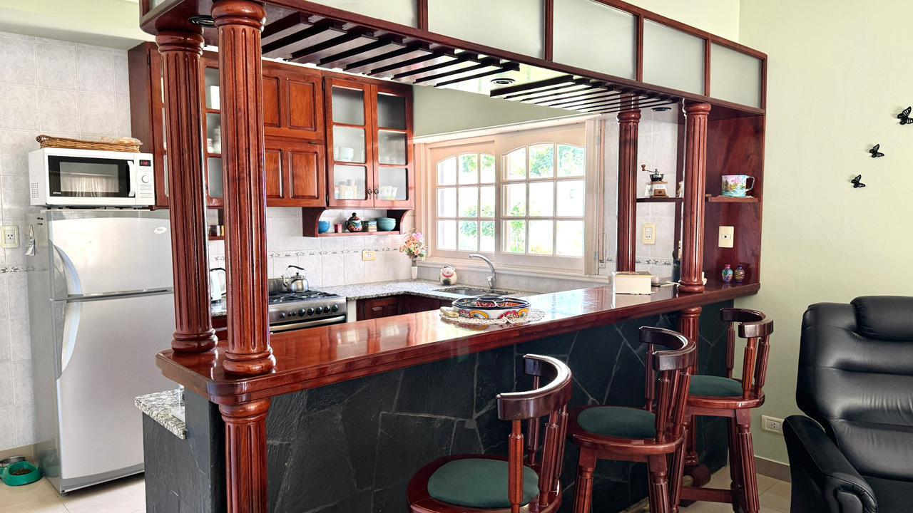 Casa Olivo Parrilla, Jardín y Cochera doble |  Frente al Parque - miniatura 12