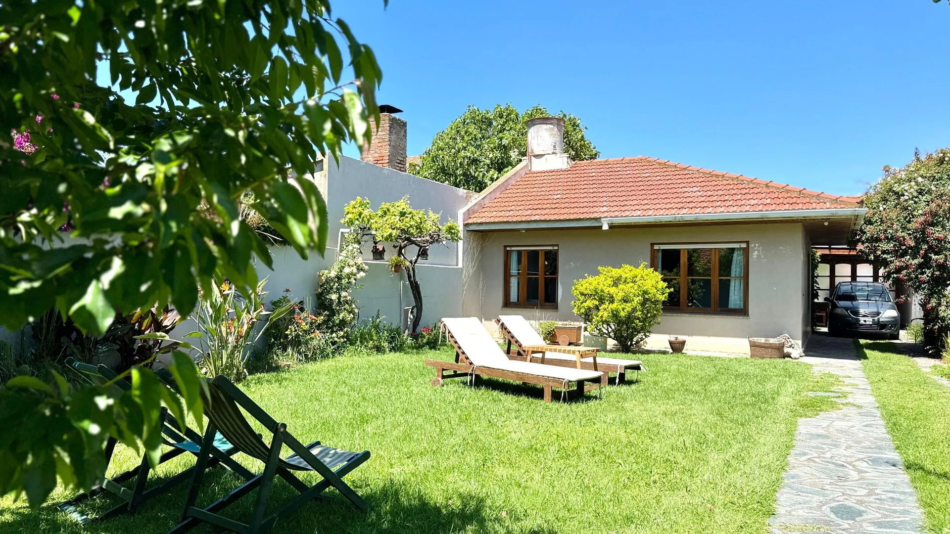 Casa Roble con Parrilla y Jardín | Necochea - miniatura 2