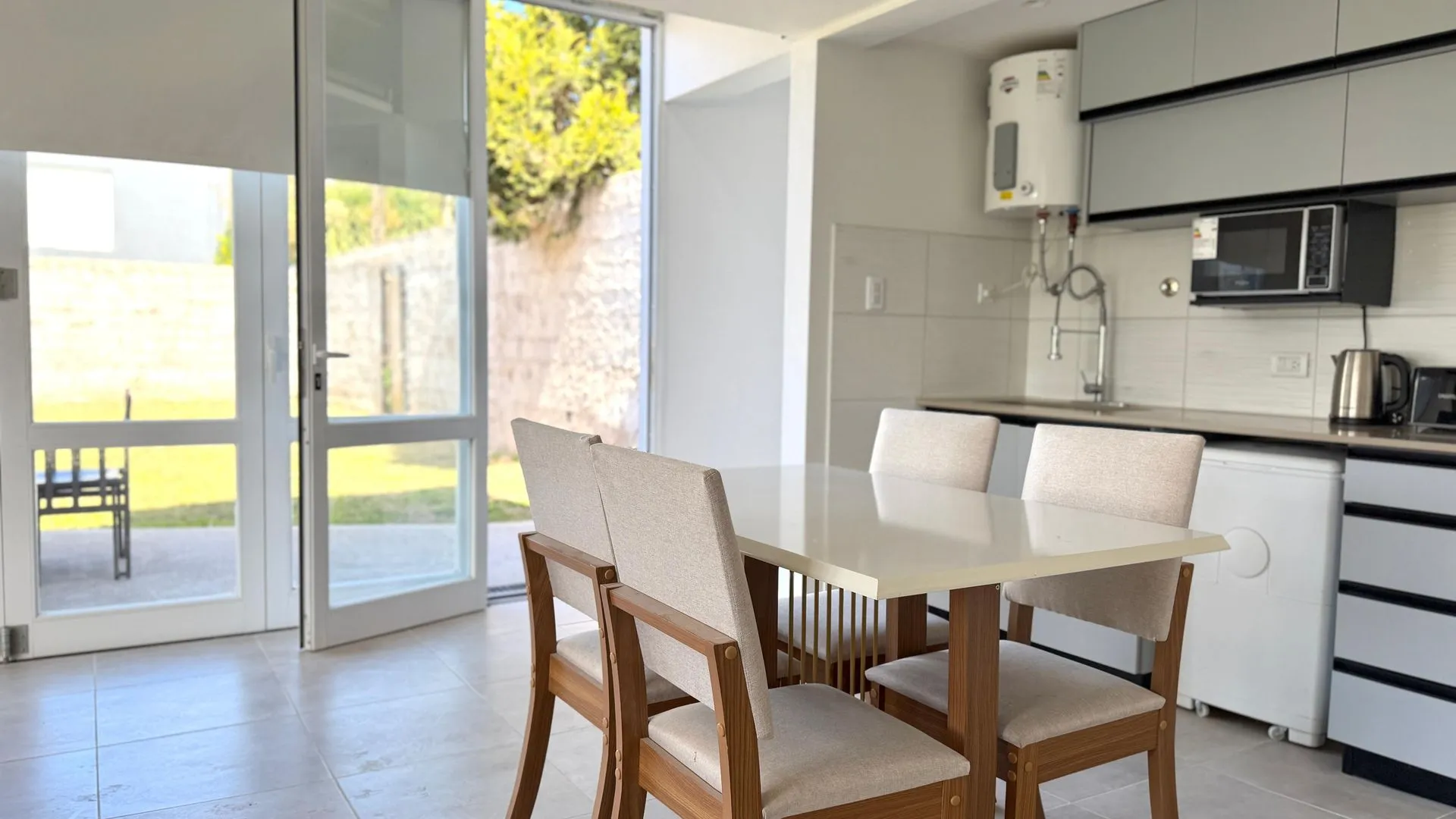 Refugio Los Troncos | Loft con Parrilla Zona Parque - miniatura 4