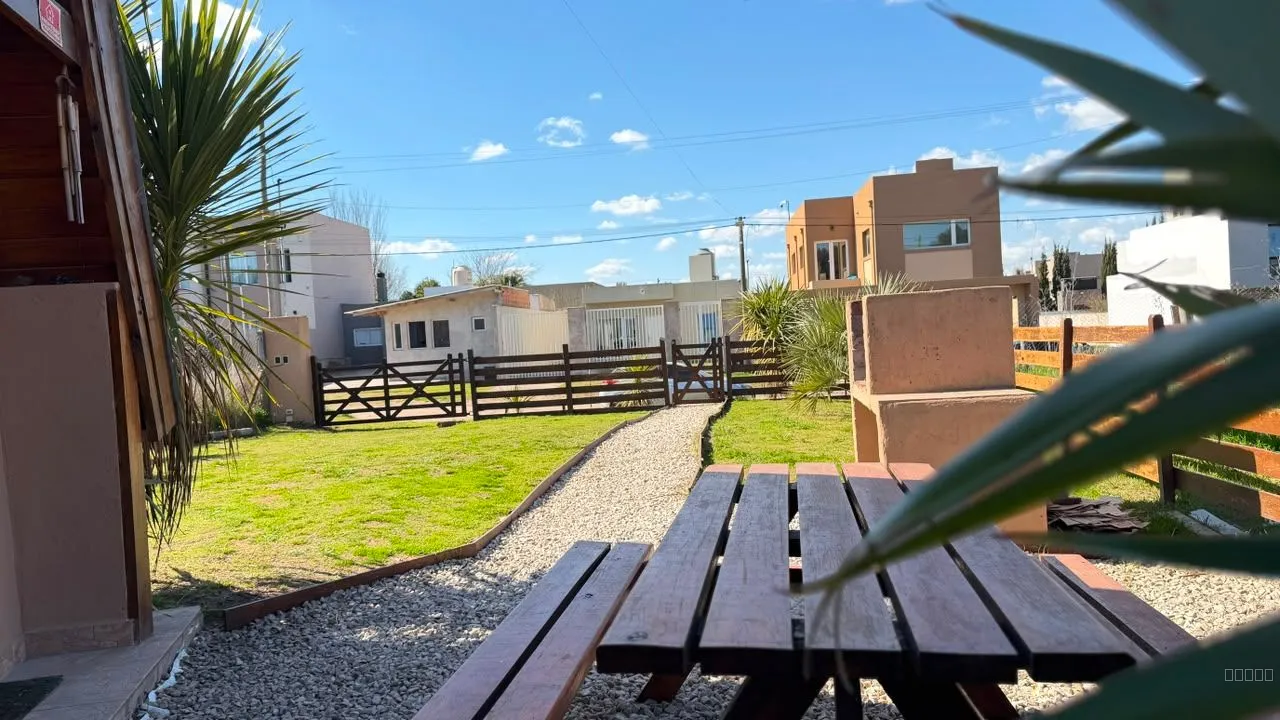 Cabaña con Parrilla y Jardín | Frente al Parque - miniatura 16