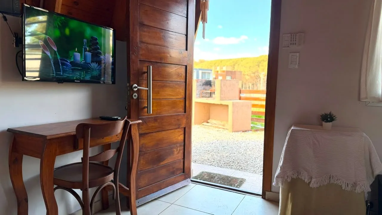 Cabaña con Parrilla y Jardín | Frente al Parque - miniatura 10